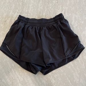 Lululemon Sz 4 Tall Black Shorts